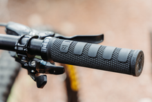 Load image into Gallery viewer, The Farlow Gap Grips