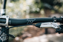 Load image into Gallery viewer, The Crockett Carbon Handlebar