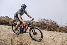 Load image into Gallery viewer, The Crockett Carbon Handlebar

