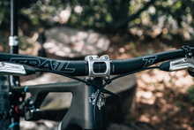 Load image into Gallery viewer, The Crockett Carbon Handlebar
